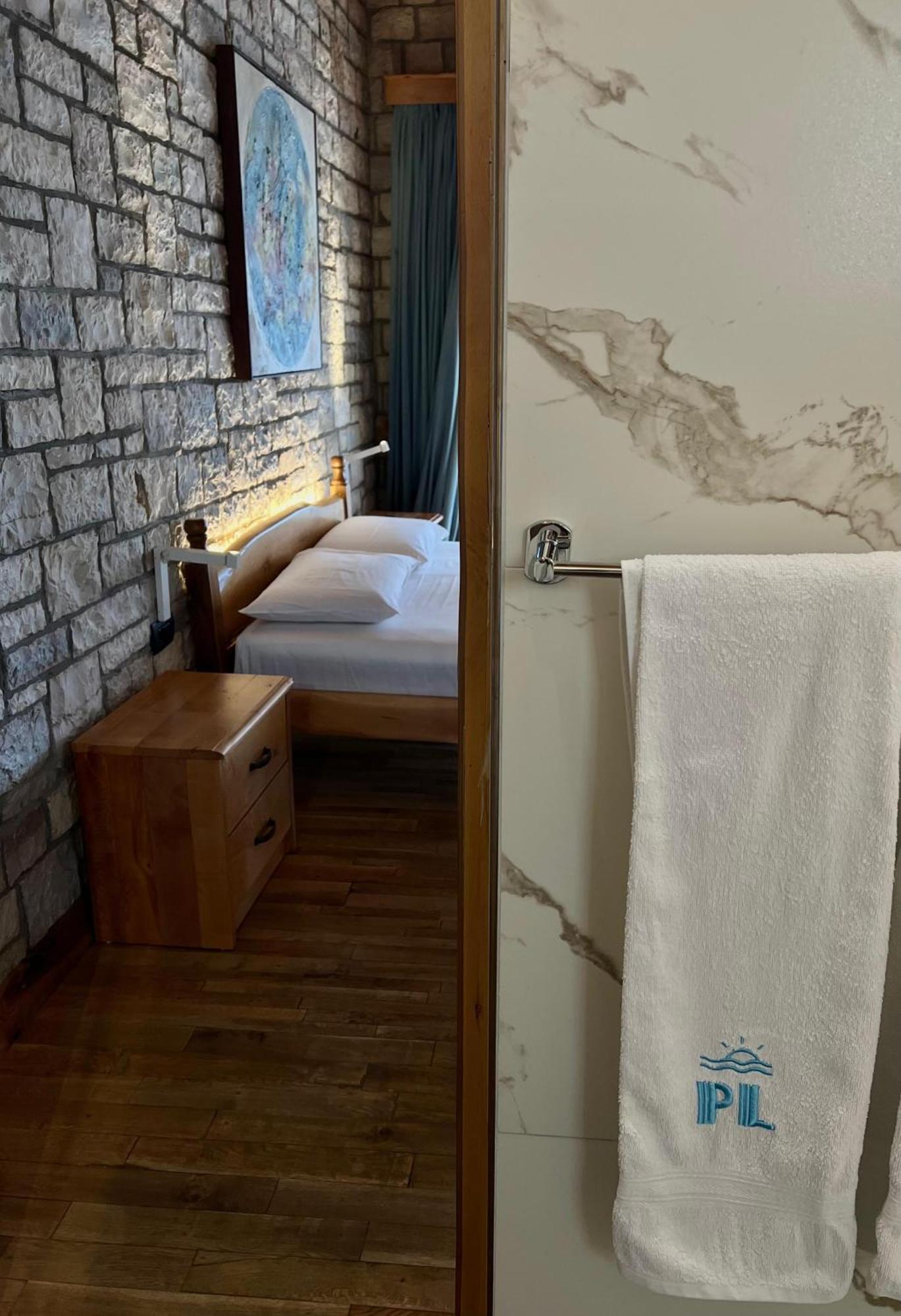 Palermiti Luxury Rooms Himare Quarto foto