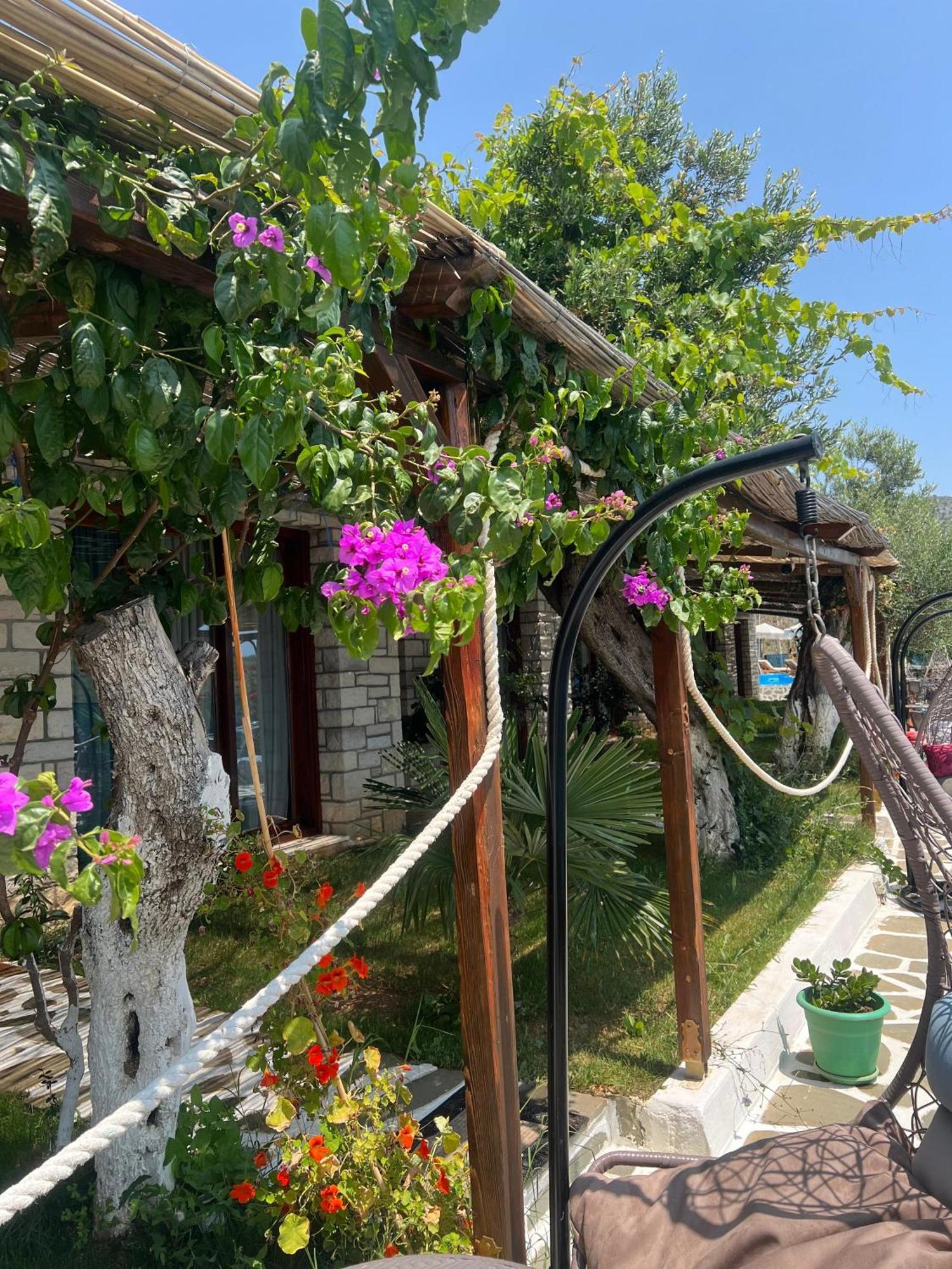 Palermiti Luxury Rooms Himare Exterior foto